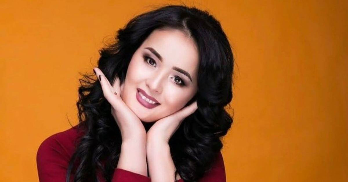 «Алла адамға сынақпен бірге сыйлық та береді»: Мөлдір Мұқанға досы тосынсый жасады (видео)