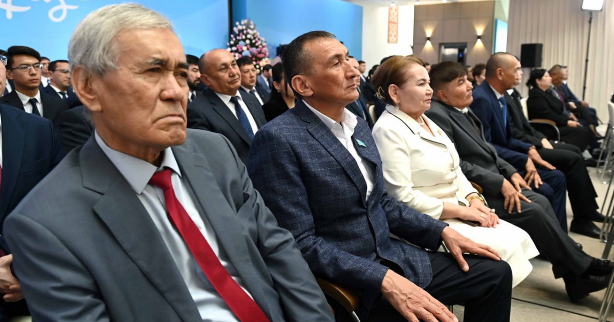 Мемлекет басшысы: «Биыл тағы 2300 шақырымға созылатын жергілікті жолдар жаңғыртылады»