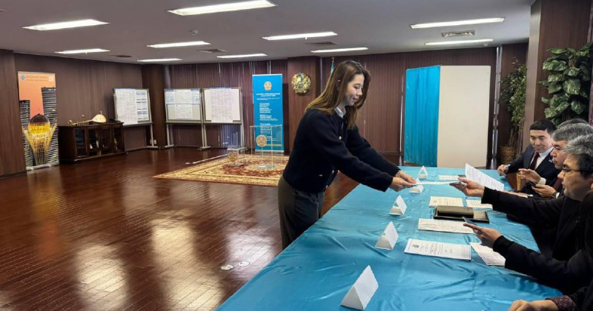 Референдумда алғашқы болып Жапониядағы студент Жібек Айдын дауыс берді