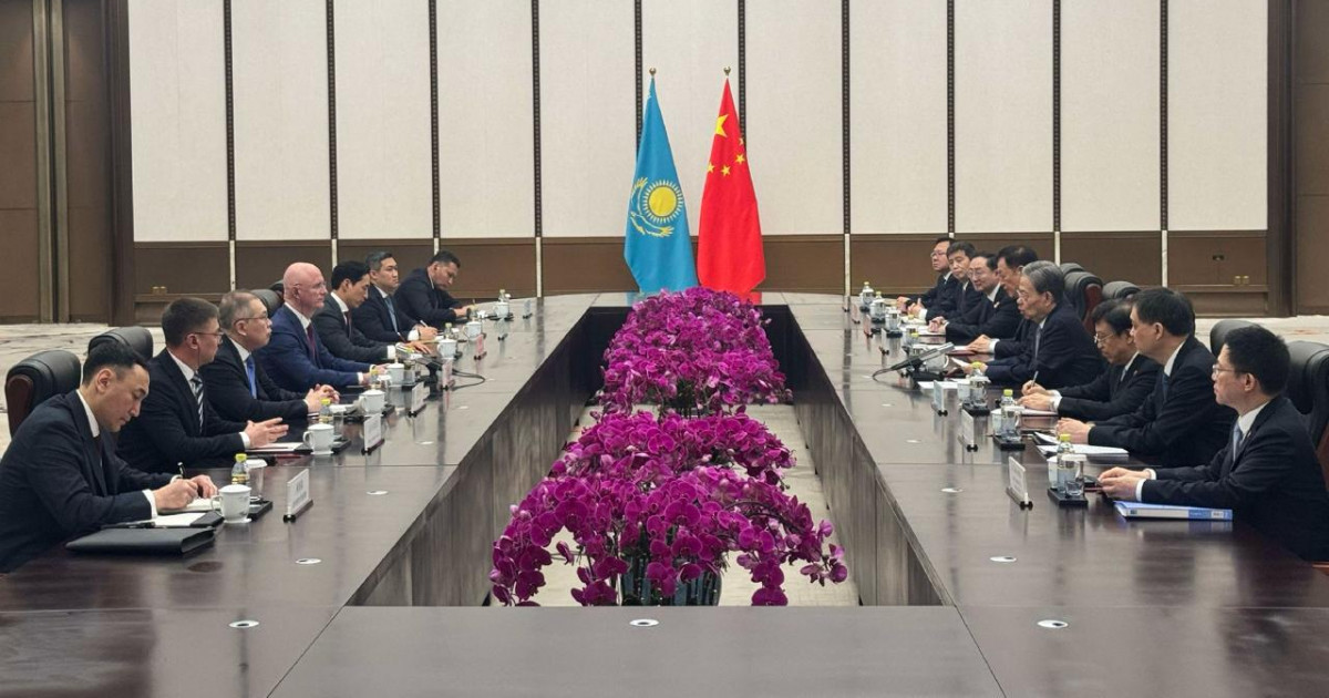 Роман Скляр Қытай парламенті төрағасымен инвестициялық және көлік саласындағы серіктестікті талқылады