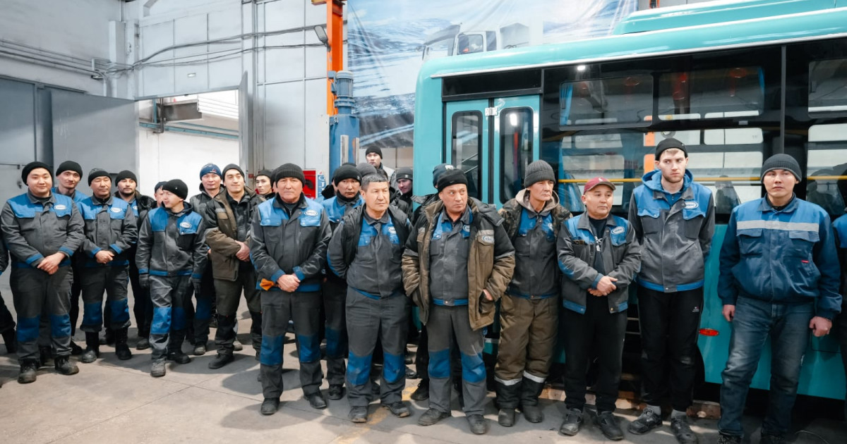 «СемАЗ» ұжымы жаңа Конституцияны бірауыздан қолдады