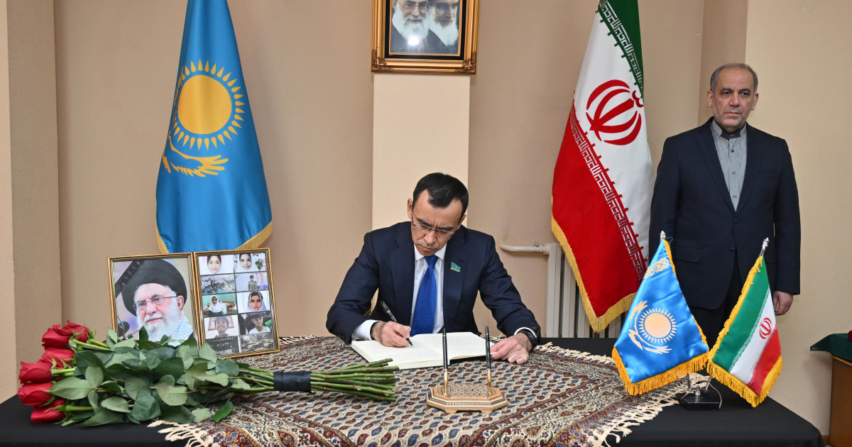 Сенат Төрағасы Иран елшілігінде көңіл айту кітабына жазба қалдырды