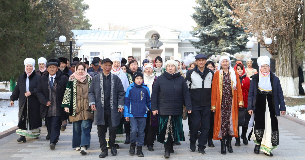 Жамбыл Жабаевтың ұрпағы референдумда дауыс берді