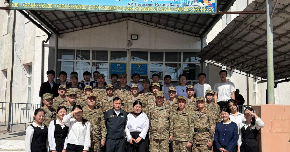 100 шақырымдық шеру: Ұлттық ұлан сарбаздары жол үстінде жастармен кездесті