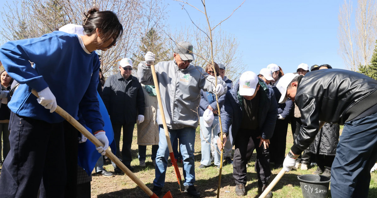 «Таза Қазақстан»: Еуразия ұлттық университеті сенбілік өткізді