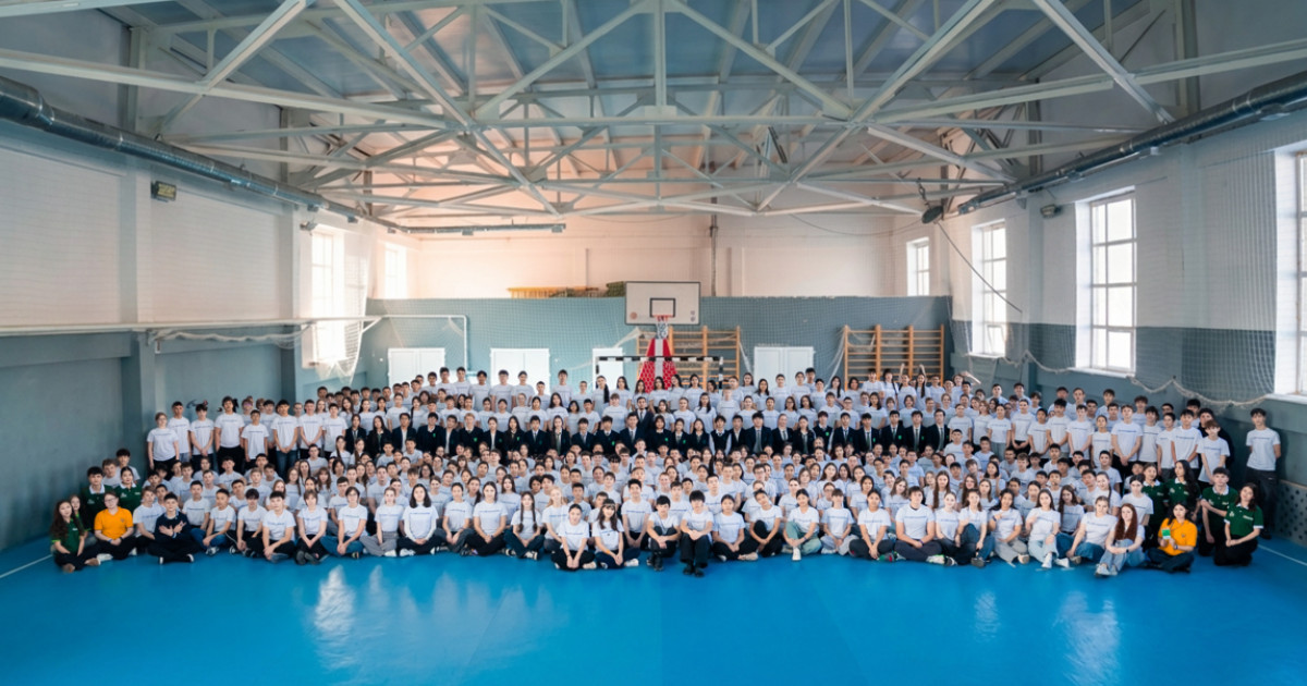 IQanat: 17 жастағы ауыл оқушысы 22 баланың грант алуына көмектесіп, өз өмірін де өзгертті