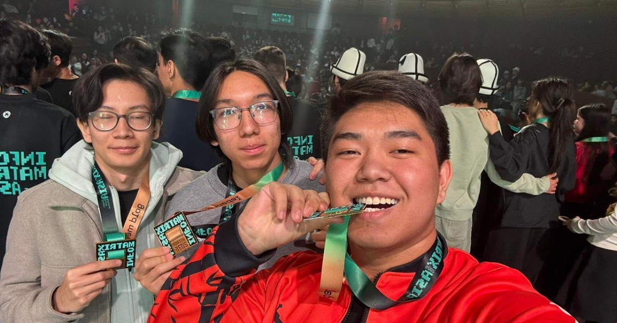 Оқушылар үйінді астында қалған адамдарды іздеуге арналған құтқарушы робот әзірледі