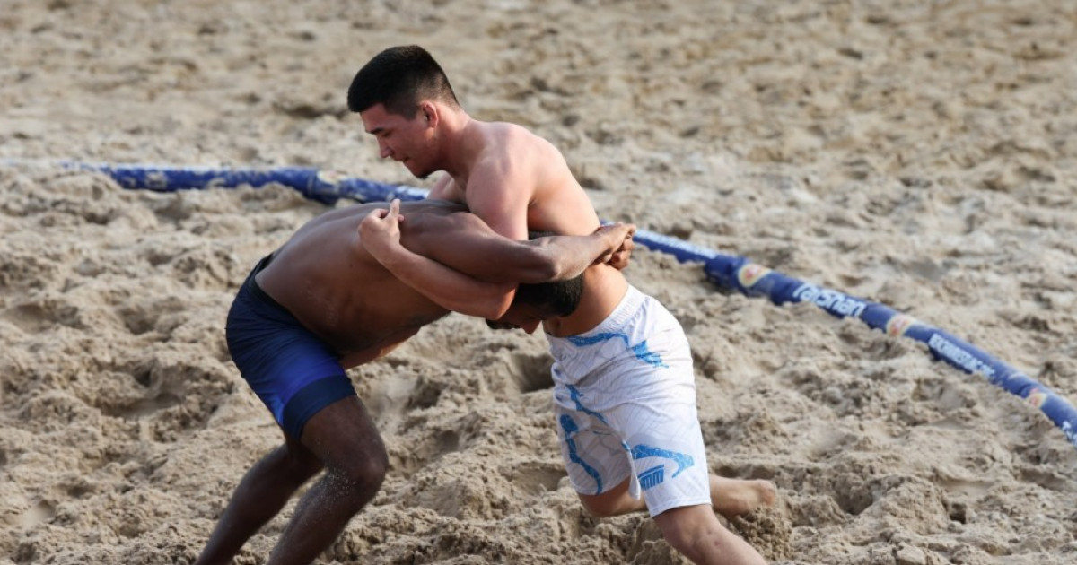 Қазақстан құрамасынан үш балуан жағажайдағы Азия ойындарының қола медалі үшін күреседі