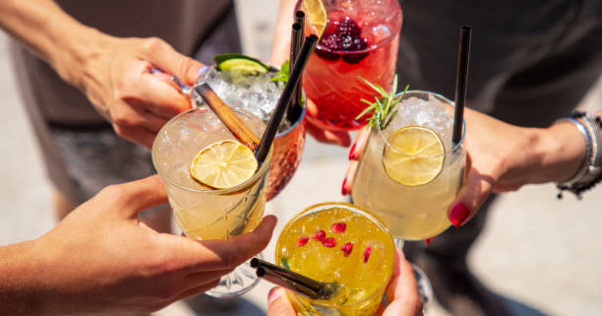 Қазақстанда алкоголь ішу азайып, жеміс-жидек жеу көбейген – Ұлттық зерттеу дерегі