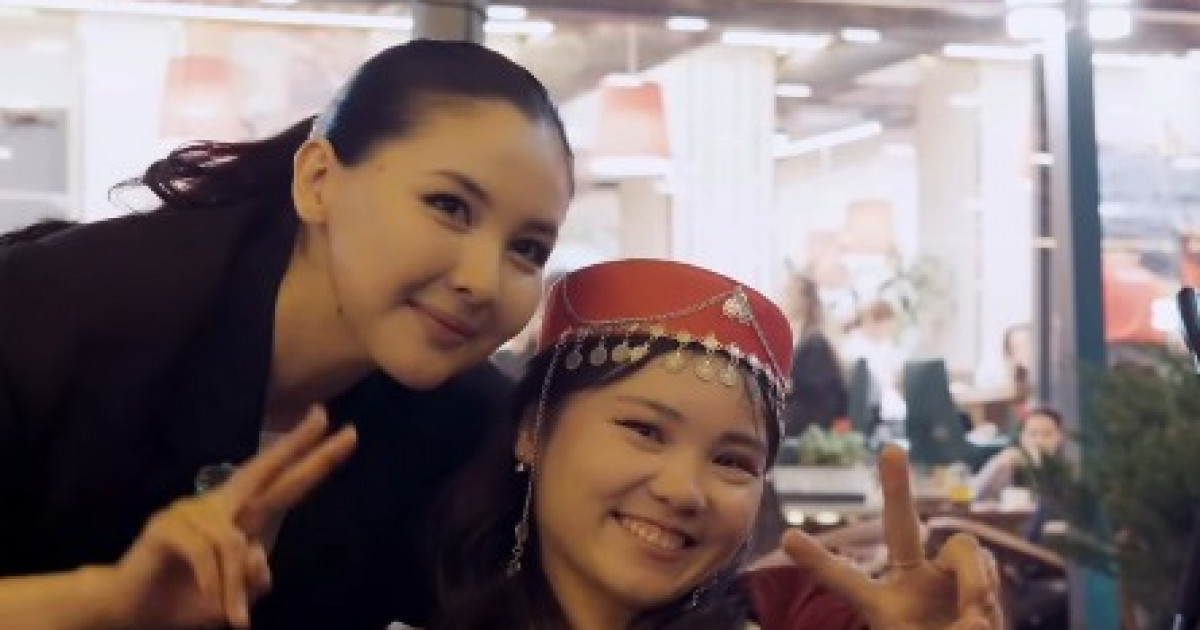 Әнші Айдана Меденова ерекше қыздың арманын орындады (видео)