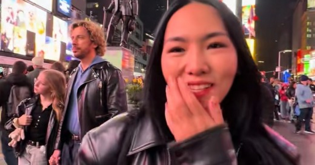 Әнші Yenlik Нью-Йоркте күтпеген жағдайға тап болды (видео)