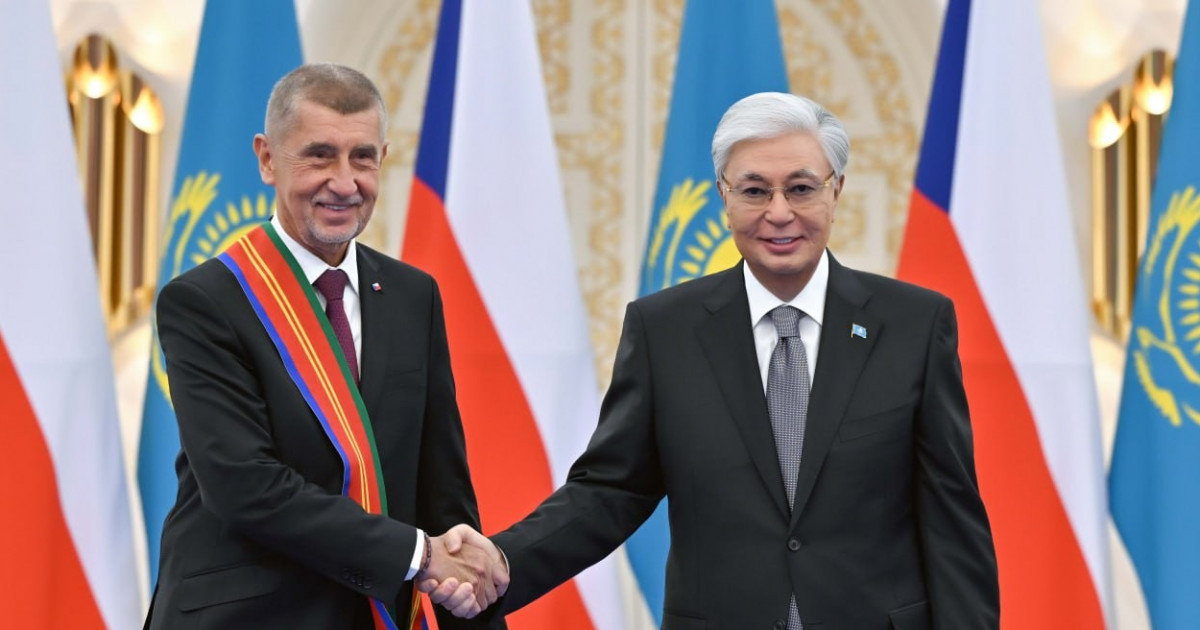 Президент Чехия премьер-министрін І дәрежелі «Достық» орденімен марапаттады