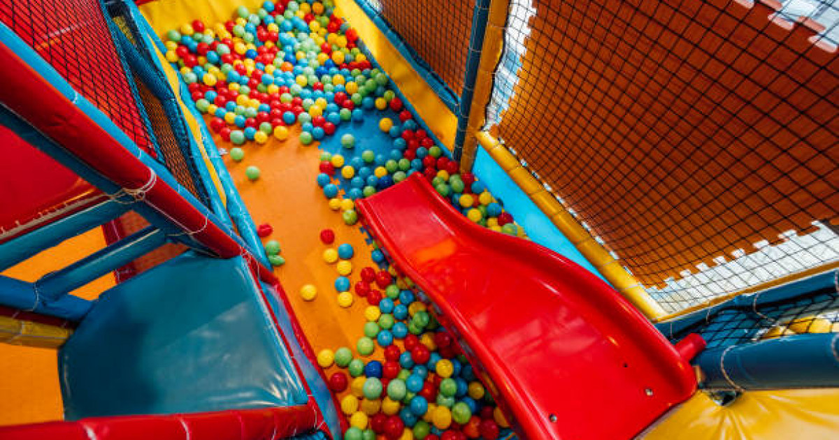 Сауда орталықтарындағы  ойын алаңдарын 1-қабатқа орналастыруды заңмен міндеттеу – Мархабат Жайымбет