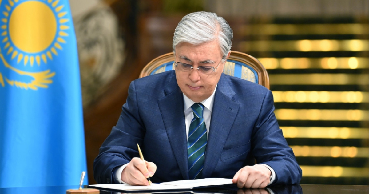 Қасым-Жомарт Тоқаев орта білім жүйесіне жасанды интеллектіні енгізу туралы жарлыққа қол қойды