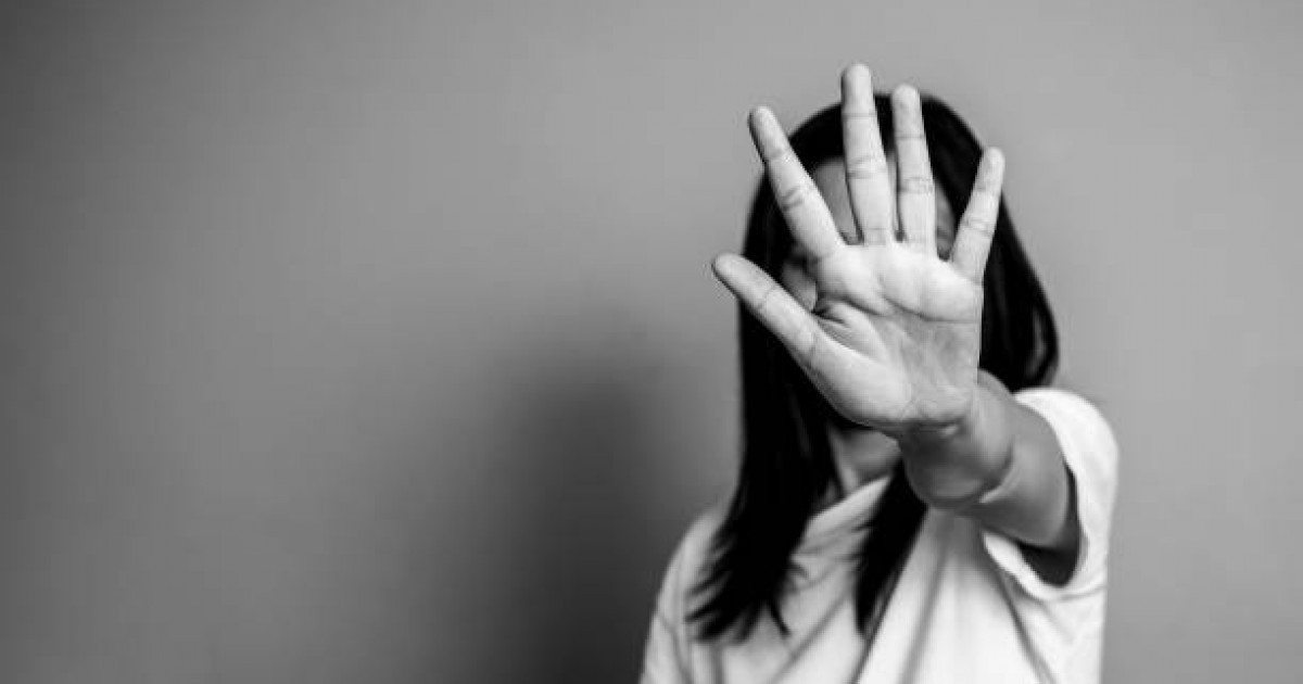 "Шашынан сүйреп, тепкілеген": әлеуметтік желіде қызды аяусыз соққыға жыққан видео тарады