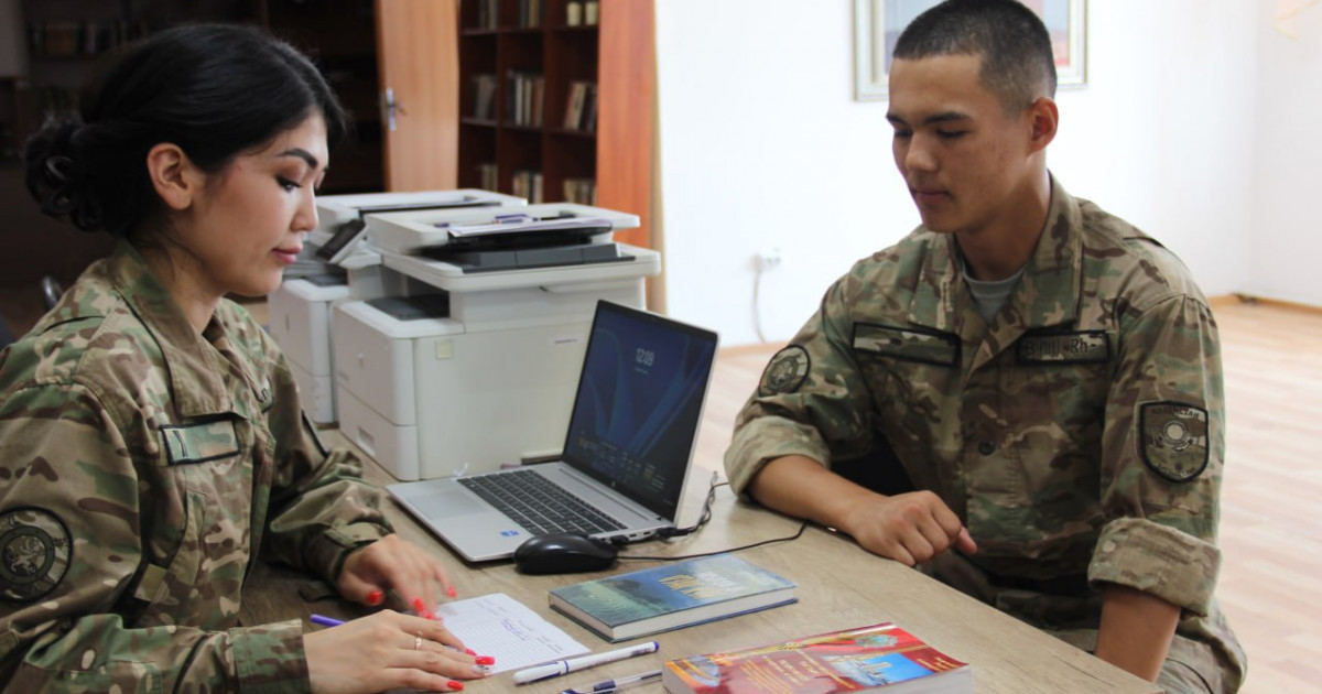 BOOKGUARD әдеби челленджі: Ұлттық ұлан әскери қызметшілері 4 мыңнан астам кітап оқыды